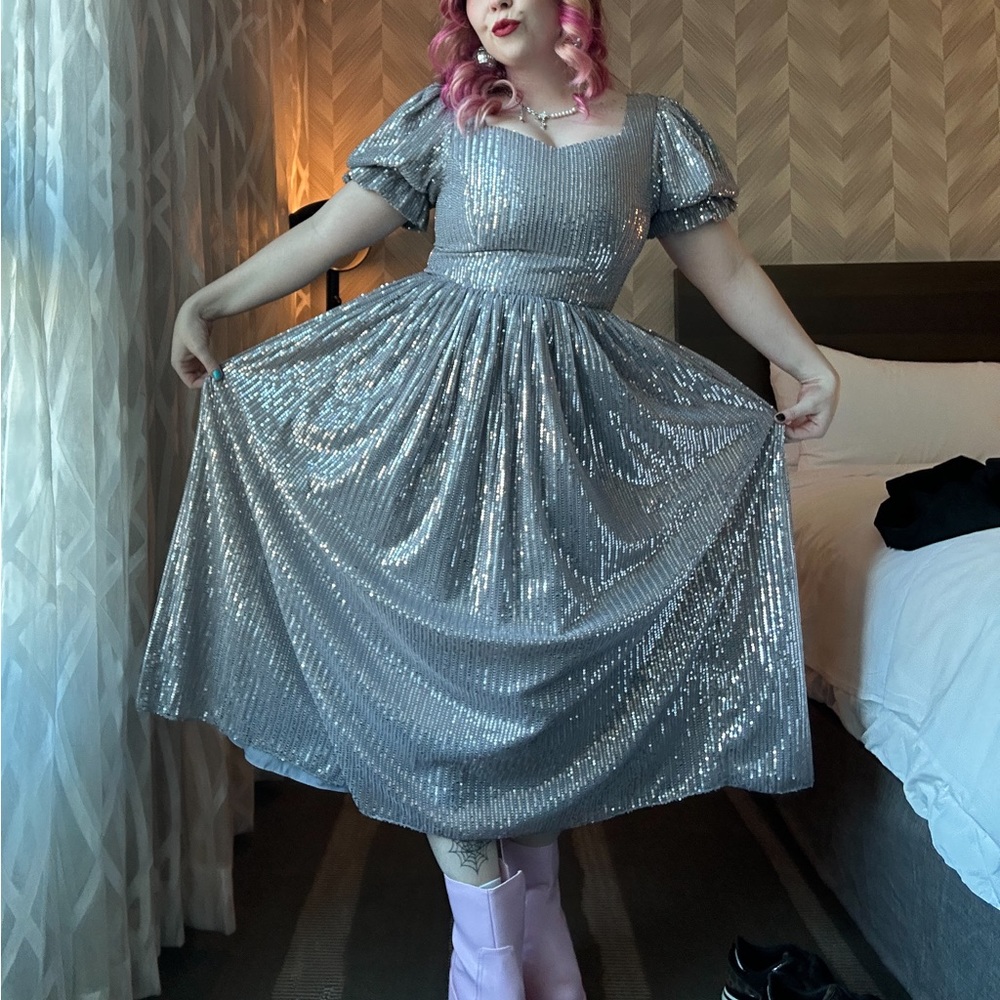 Ivy city co CLARA DRESS IN GUNMETAL SEQUINS